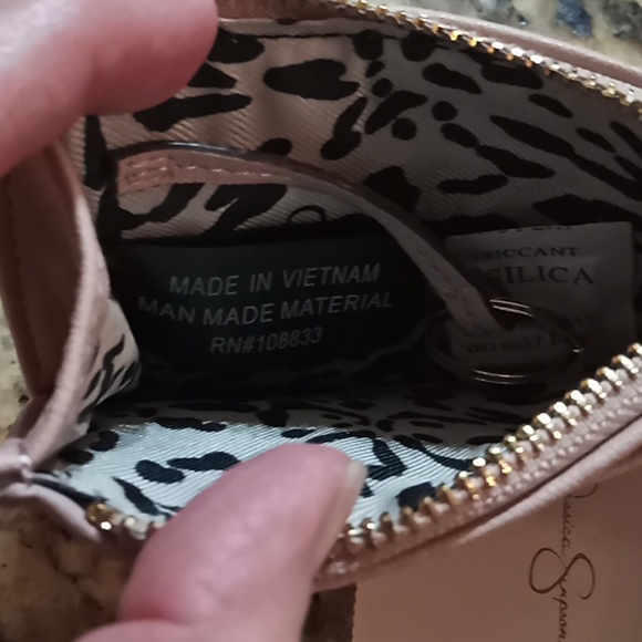 Jessica Simpson Wallet. NWT. Powder Blush. With built in Key Chain. - Picture 7 of 11